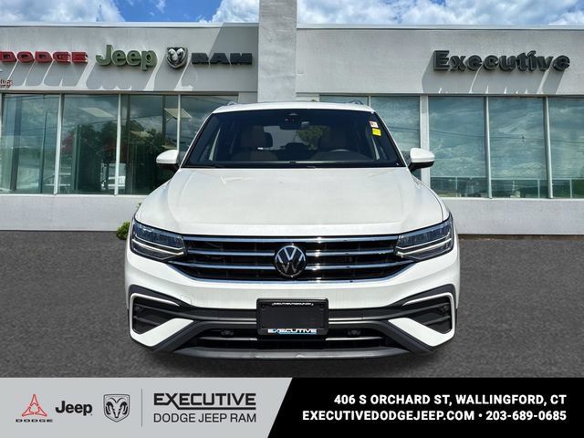 Used 2023 Volkswagen Tiguan SE AWD/4WD image 6