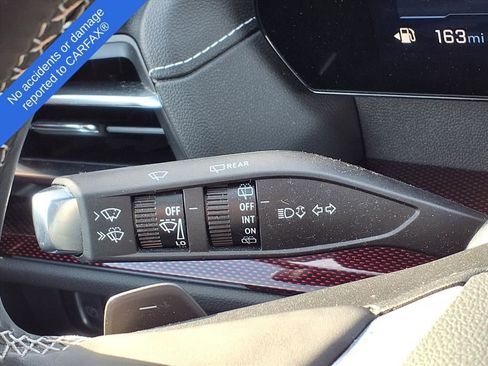 Used 2024 Chevrolet Traverse Z71 image 23