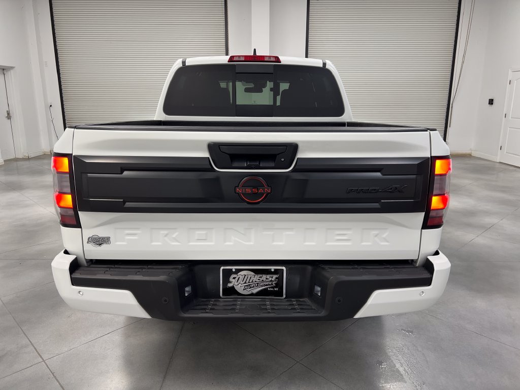 Used 2026 Nissan Frontier PRO-4X AWD/4WD image 8