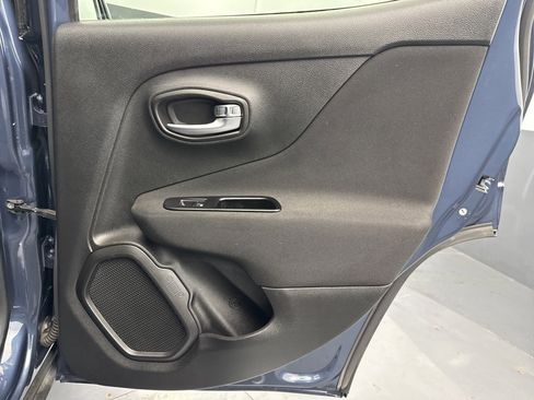 Used 2021 Jeep Renegade Latitude w/ Convenience Group image 27