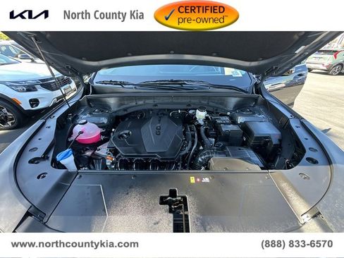 Certified 2025 Kia Sorento LX image 39