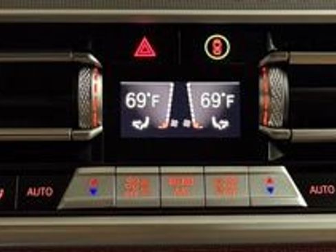 Used 2023 BMW X6 xDrive40i w/ M Sport Package image 54