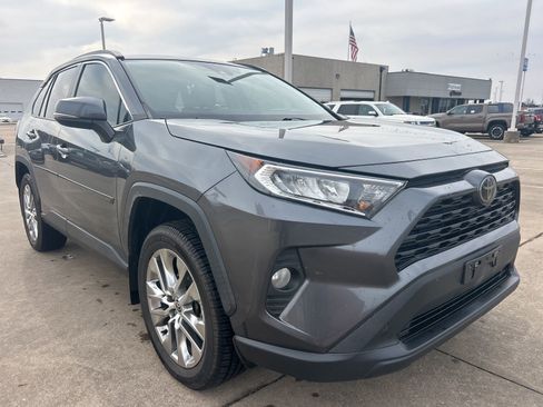 Used 2021 Toyota RAV4 XLE Premium image 1