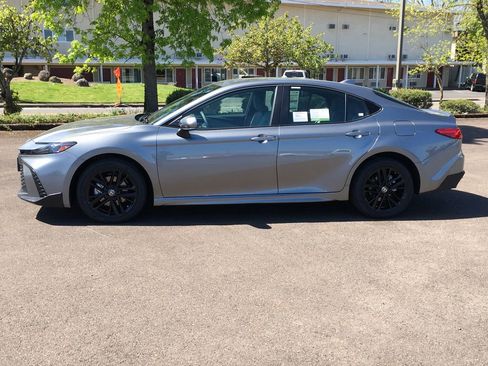 New 2026 Toyota Camry SE w/ Convenience Package AWD/4WD image 3
