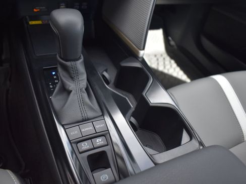 Certified 2025 Toyota Camry SE AWD/4WD image 14
