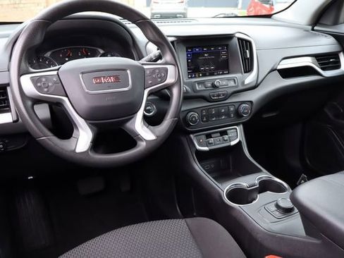 Used 2024 GMC Terrain SLE FWD image 4