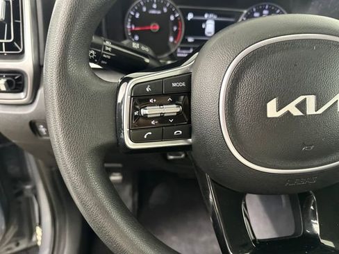 Used 2023 Kia Sorento LX image 15