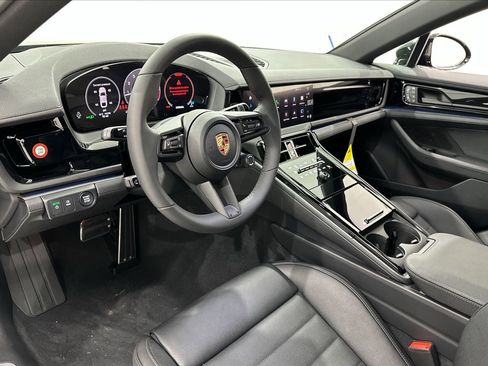 New 2025 Porsche Panamera image 4