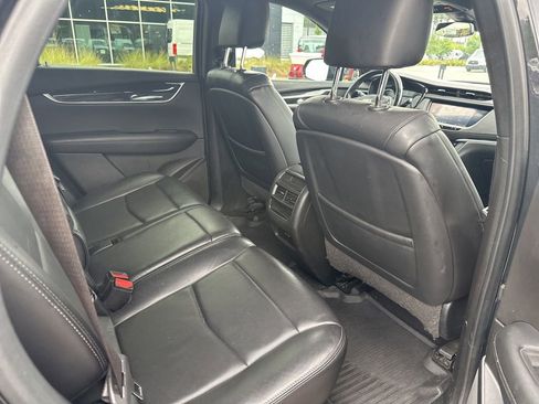 Used 2020 Cadillac XT5 Premium Luxury FWD image 9