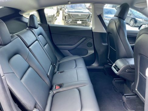 Used 2021 Tesla Model Y Long Range image 31