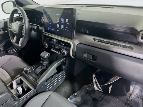 Used 2024 Toyota Tacoma TRD Off-Road AWD/4WD image 25