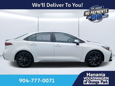 Used 2024 Toyota Corolla XSE FWD image 2