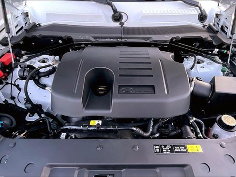 Used 2025 Land Rover Defender 110 S image 29