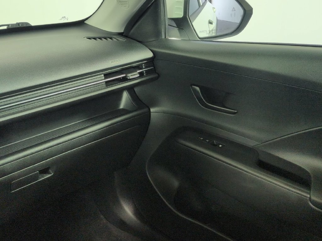 Used 2025 Hyundai Kona SEL FWD image 23