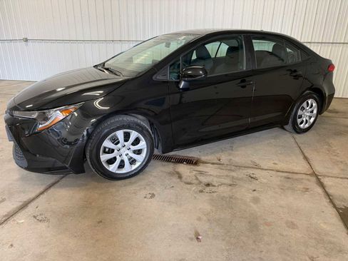 Certified 2020 Toyota Corolla LE image 2