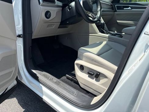 Used 2023 Volkswagen Atlas SE w/ Panoramic Sunroof Package AWD/4WD image 5