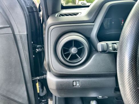 Certified 2023 Chevrolet Colorado W/T image 17