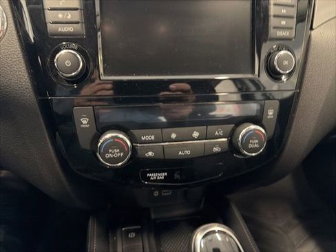 Used 2020 Nissan Rogue Sport SV w/ Technology Package AWD/4WD image 24
