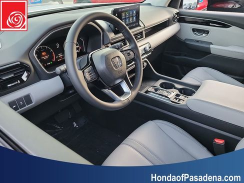 New 2025 Honda Pilot EX-L image 3