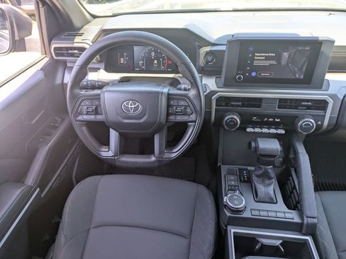 Used 2024 Toyota Tacoma SR5 AWD/4WD image 18