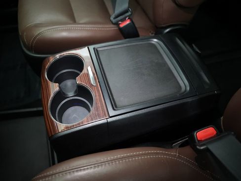 Used 2018 Toyota Sienna Limited Premium image 32