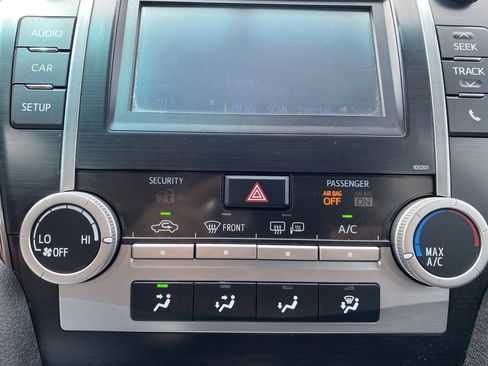 Used 2014 Toyota Camry SE FWD image 28