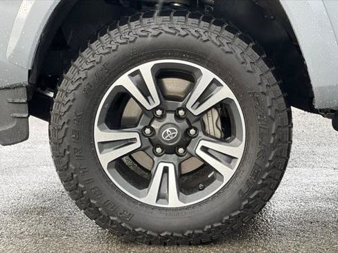 Certified 2019 Toyota Tacoma TRD Sport w/ TRD Premium Sport Package RWD image 31