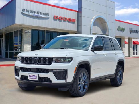 New 2026 Jeep Grand Cherokee Limited AWD/4WD image 2