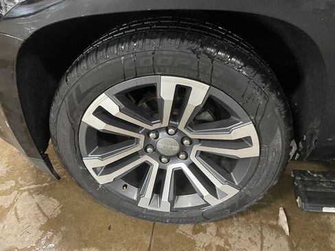 Used 2018 GMC Yukon Denali w/ Denali Ultimate Package image 26