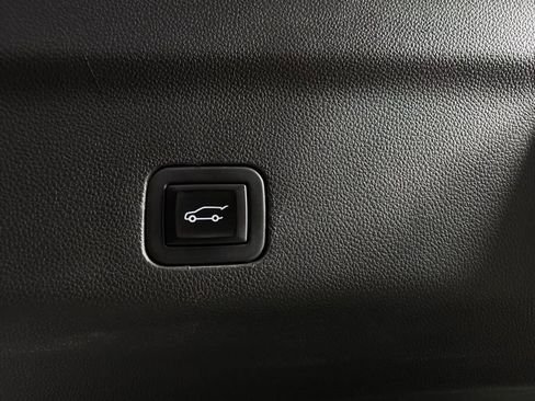 Used 2024 GMC Yukon AT4 w/ AT4 Premium Plus Package AWD/4WD image 31