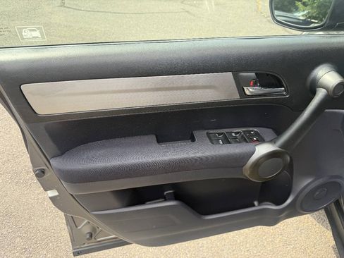 Used 2011 Honda CR-V LX image 10