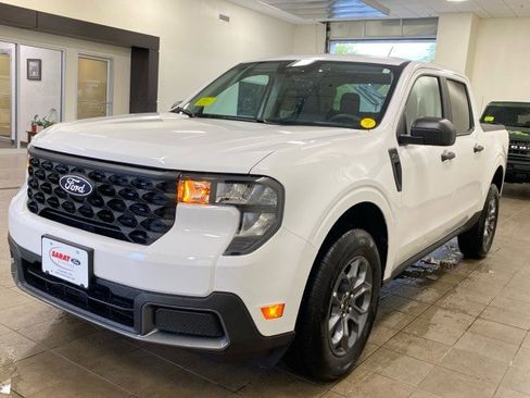 New 2025 Ford Maverick XLT image 11