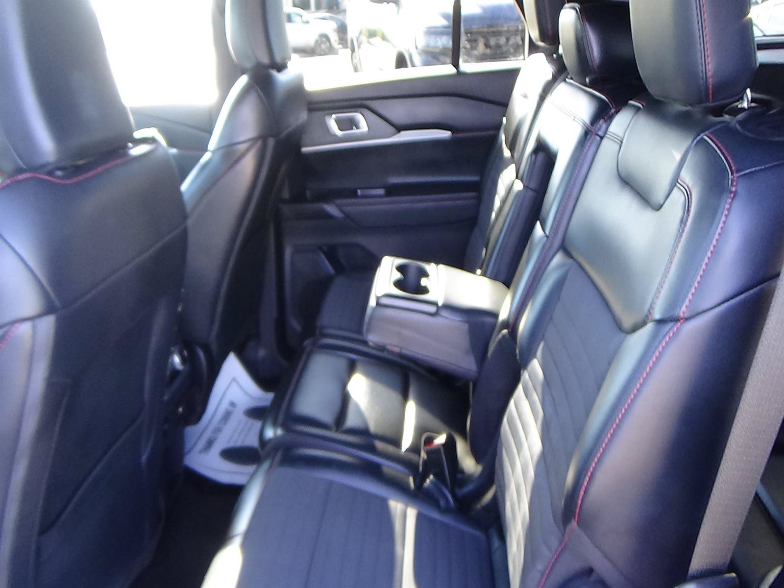 Used 2025 Ford Explorer ST-Line w/ ST-Line Street Pack AWD/4WD image 11