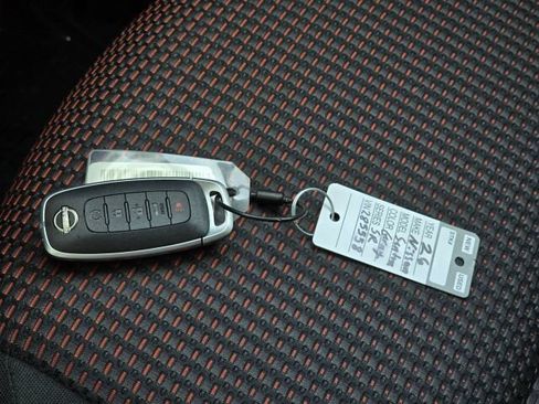 Used 2026 Nissan Sentra SR w/ Floor Mat Package FWD image 32