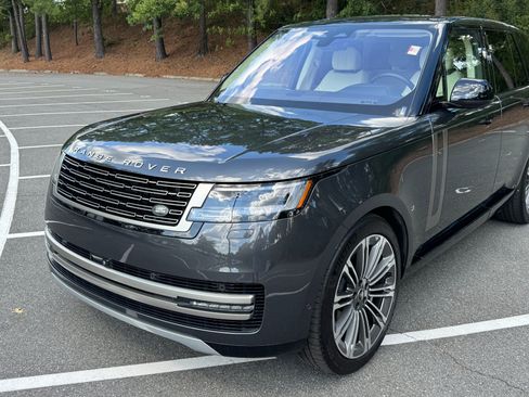 Used 2023 Land Rover Range Rover SE AWD/4WD image 18