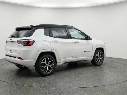 Used 2025 Jeep Compass Limited AWD/4WD image 7