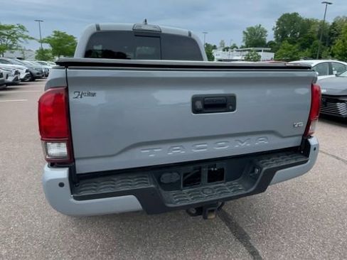 Certified 2019 Toyota Tacoma TRD Off-Road AWD/4WD image 3