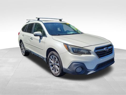 Used 2018 Subaru Outback 2.5i Touring w/ Popular Package #3 AWD/4WD image 13