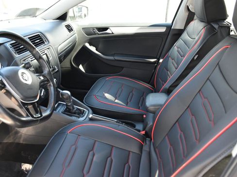 Used 2017 Volkswagen Jetta SE image 27