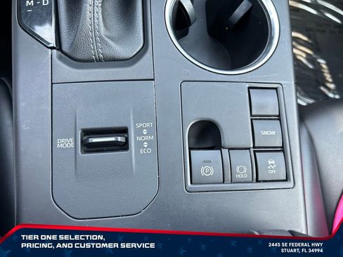 Used 2023 Toyota Highlander XLE FWD image 24
