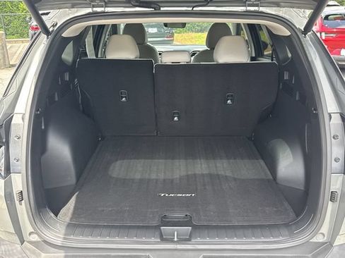 Certified 2024 Hyundai Tucson Limited FWD image 18