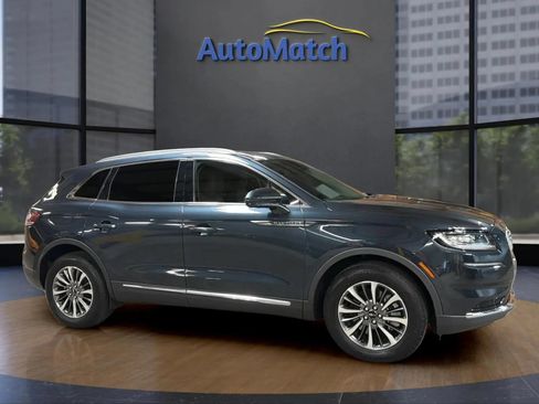 Used 2022 Lincoln Nautilus FWD w/ Premium Package image 14