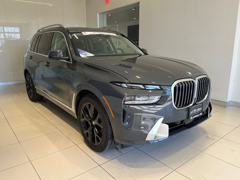 Used 2023 BMW X7 xDrive40i w/ Parking Assistance Package AWD/4WD image 9