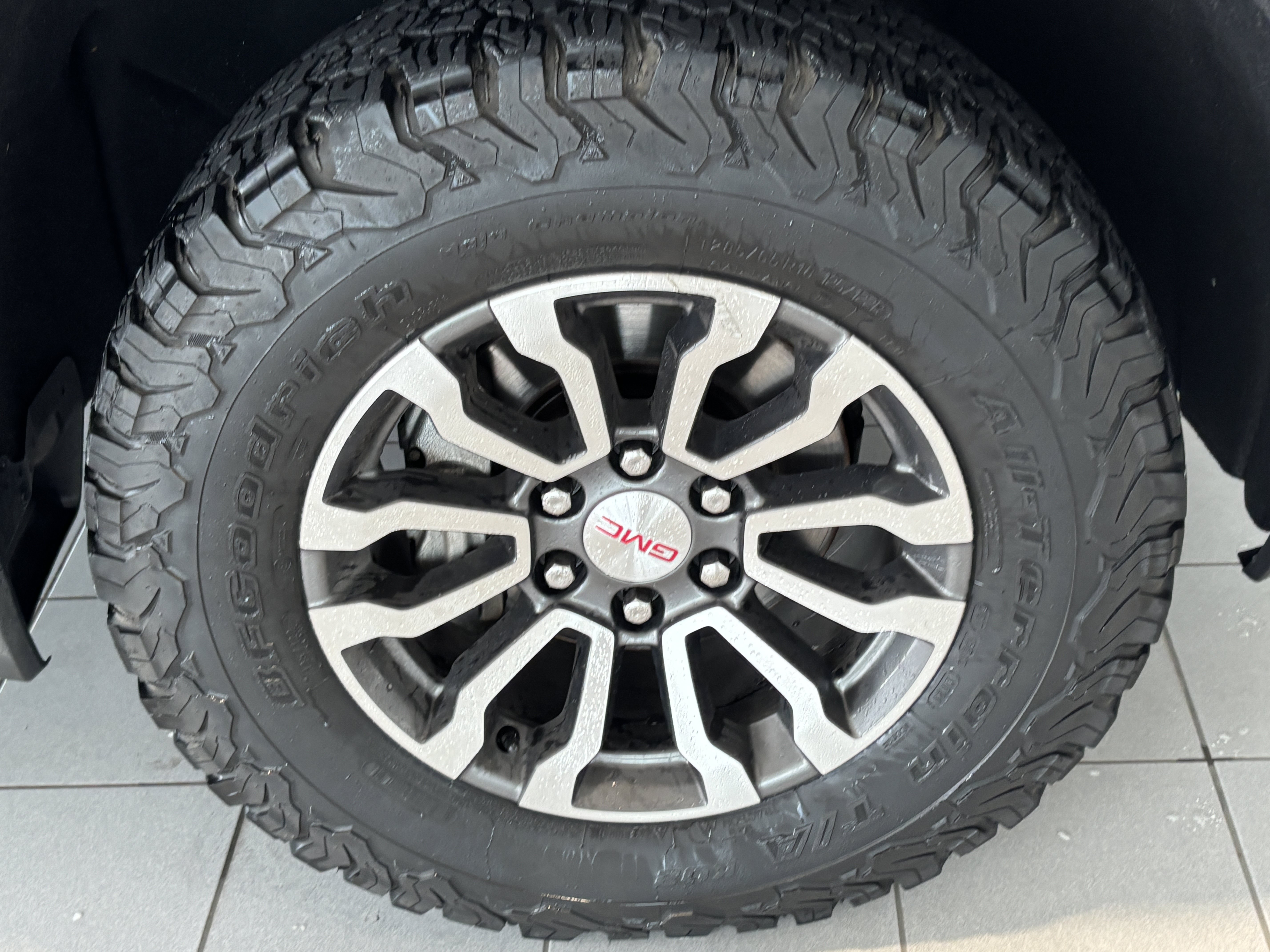 Used 2021 GMC Sierra 1500 AT4 w/ AT4 Preferred Package AWD/4WD image 9