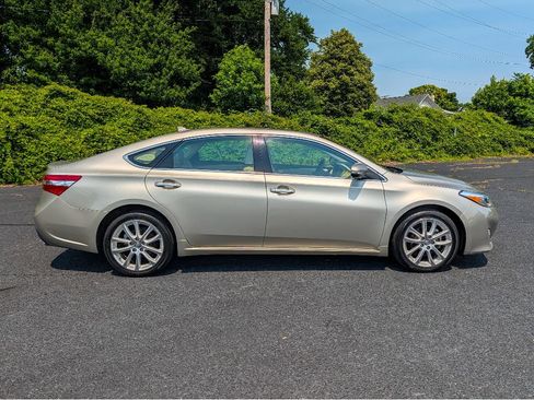 Used 2015 Toyota Avalon Limited FWD image 4