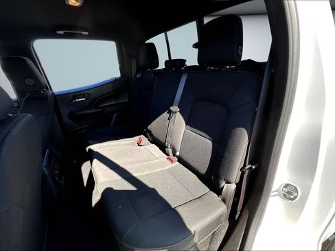 Used 2023 Chevrolet Colorado LT w/ LT Convenience Package II image 22