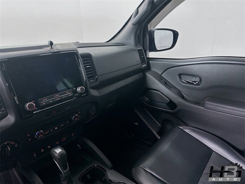 Used 2022 Nissan Frontier PRO-4X w/ Pro-4X Premium Package image 16