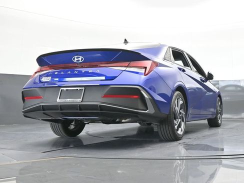 Used 2025 Hyundai Elantra Sport image 51