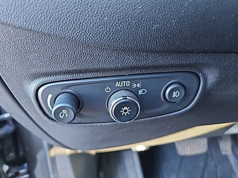 Used 2020 Chevrolet Equinox LT image 12