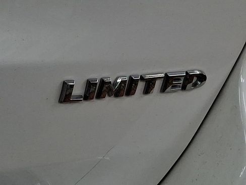 Used 2022 Jeep Grand Cherokee Limited AWD/4WD image 27